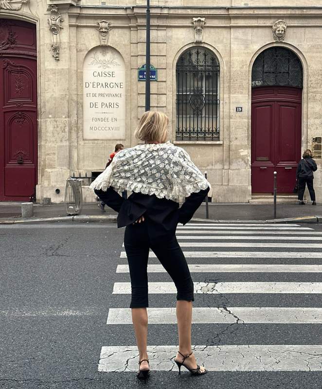 Sea Kristeen Blazer, sania d'mina BONDI black leather knot strappy sandals and WEEKDAY AYAN CAPRI TROUSER worn by Hanna Stefansson | hannastefansson's closet