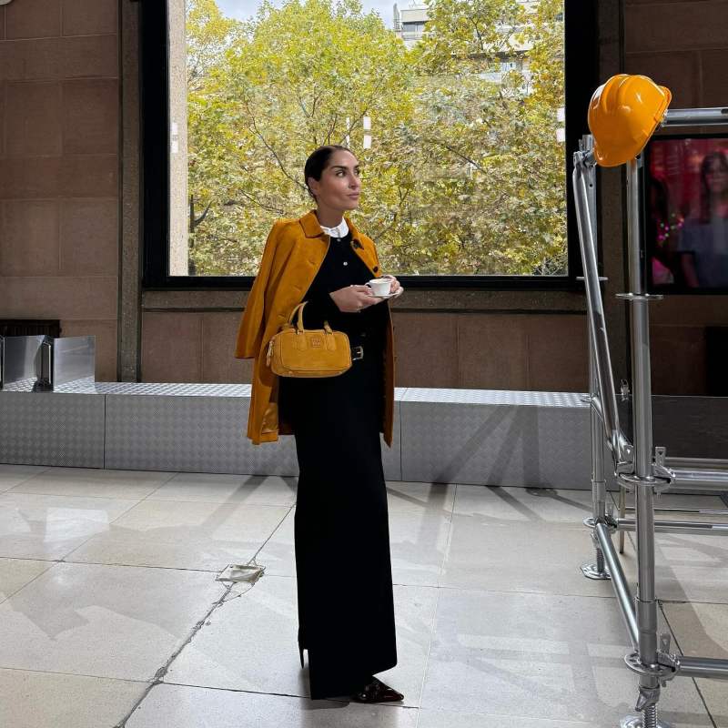 MIU MIU Suede coat, MIU MIU Arcadie padded suede top-handle bag and Miu Miu Patent Leather Slingbacks With Buckles in Red worn by Géraldine Boublil | erinoffduty's closet