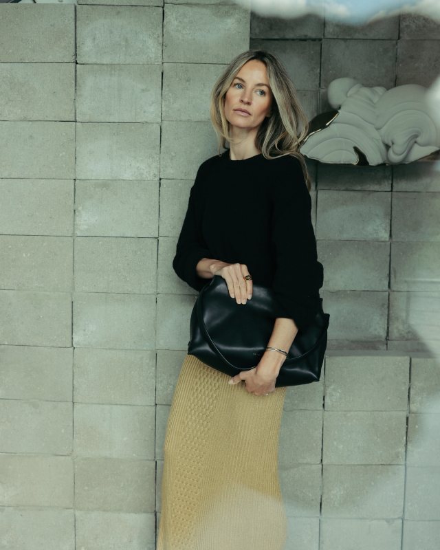 NILI LOTAN Zarina lurex knit long dress and The Row Sienna leather tote worn by Anouk Yve | anoukyve's closet