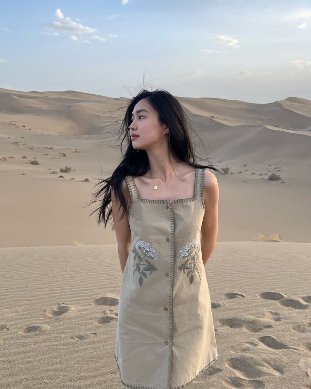 HOLZWEILER Beige Pia Minidress worn by Estelle 陈瑜 | chen_estelle's closet