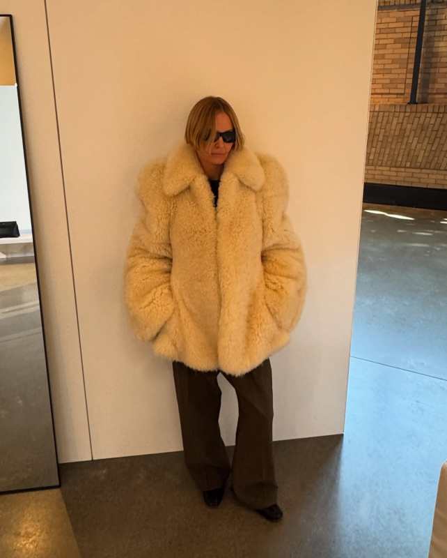 PHOEBE PHILO TEDDY JACKET in warm vanilla shearling worn by Lara Worthington | Lara Worthington Outfits and Style