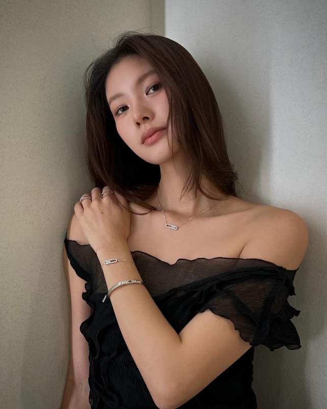 MESSIKA Baby Move 18-karat gold diamond necklace worn by hyejeong | hyejxong__'s closet