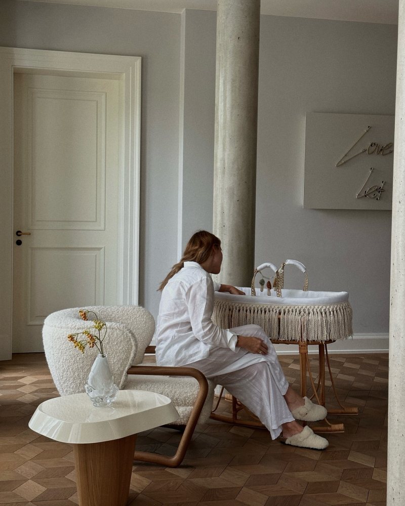Birkenstock Boston Big Buckle Teddy Shearling Clogs worn by Viky Rader | vikyrader's closet