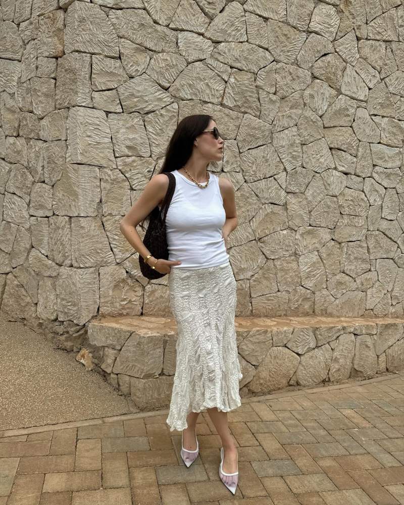 THE ROW Estelle raffia tote bag, ANDY NORD MATRIX 35 Slingback Pump, With Jean Maeve Midi Skirt worn by Annabel Rosendahl | annabelrosendahl's closet