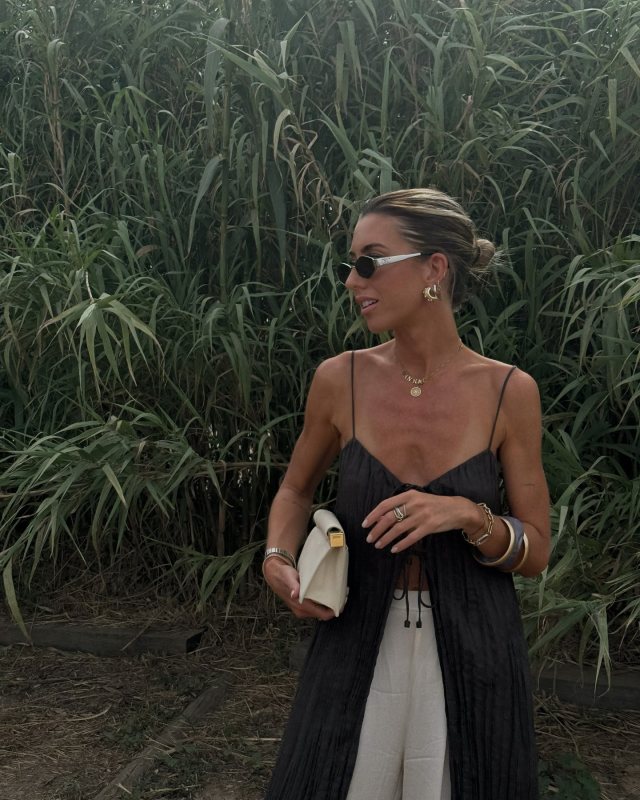 JACQUEMUS La Petite Pochette Rond Carré leather clutch as seen on Hannah Lewis @hannahlewisstylist