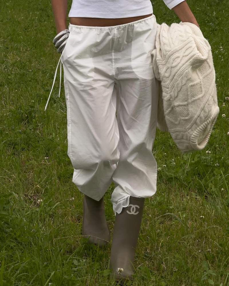 The Garment Kirsten Pants and CHANEL high-boots worn by Lovisa Worge | lovisaworge’s closet