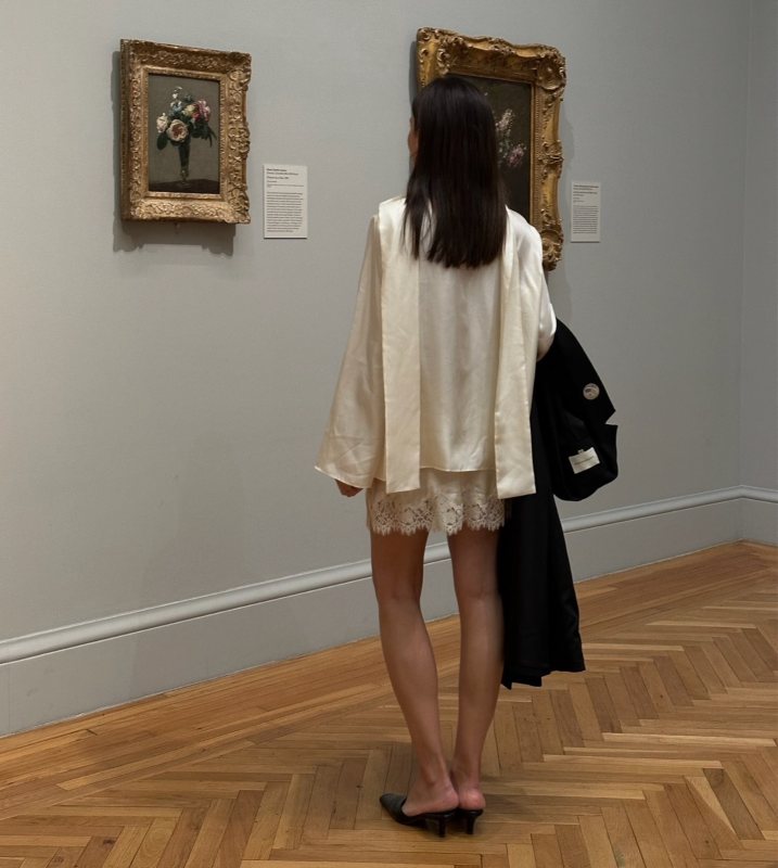 Jil Sander Croco pointed-toe croc-embossed leather heeled mules, ROHE sash satin-silk blouse and DOEN GIULIETTA SKIRT worn by Şirin Haban | Şirin Haban Outfits and Style