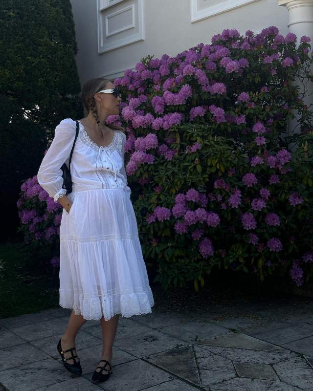 CELINE Folk embroidered in cotton muslin dress, CELINE Les ballerines Celine babies in patent calfskin and CHANEL RECTANGLE SUNGLASSES worn by Viky Rader | vikyrader's closet