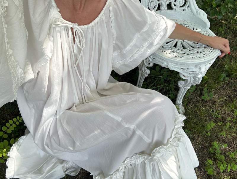 H&M Appliquéd Drawstring-detail Kaftan Dress worn by Hanna Stefansson | hannastefansson's closet