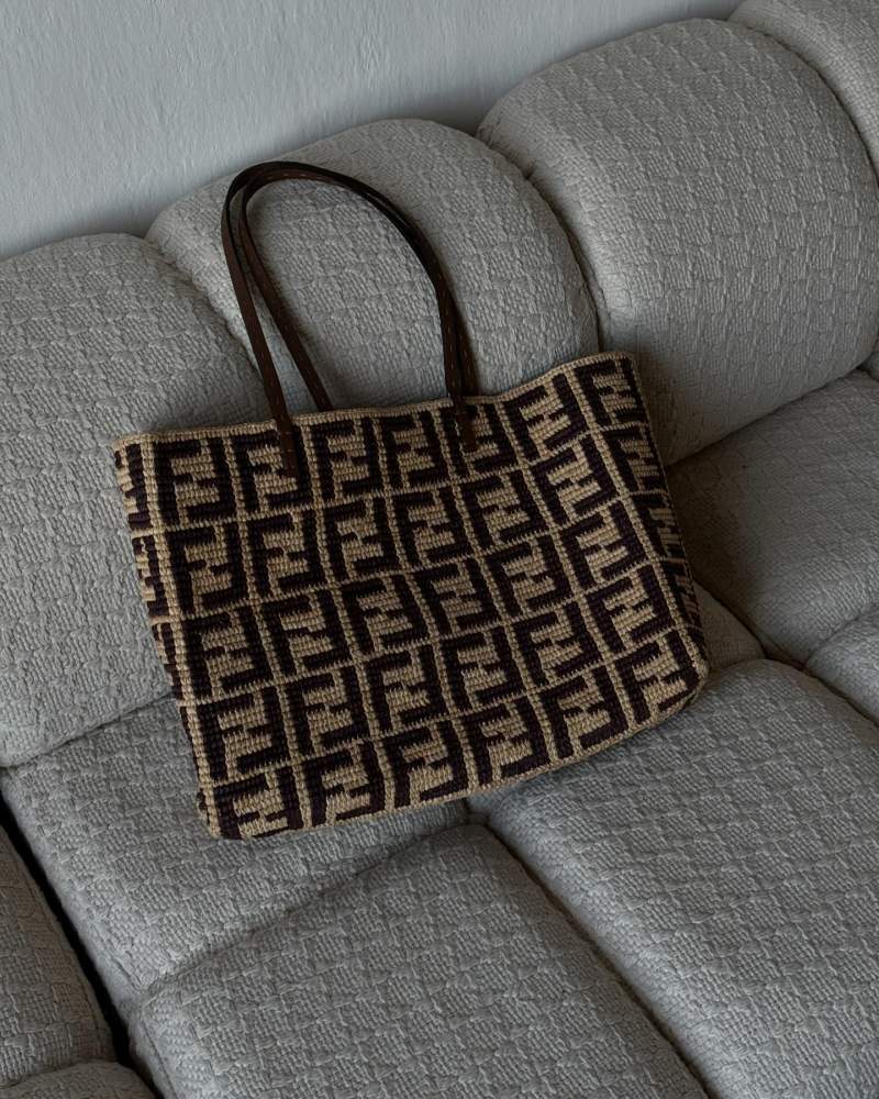 FENDI LARGE ROLL Brown FF raffia crochet shopper