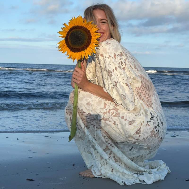 MR. LARKIN LOLA DRESS worn by Hanna Stefansson | hannastefansson's closet