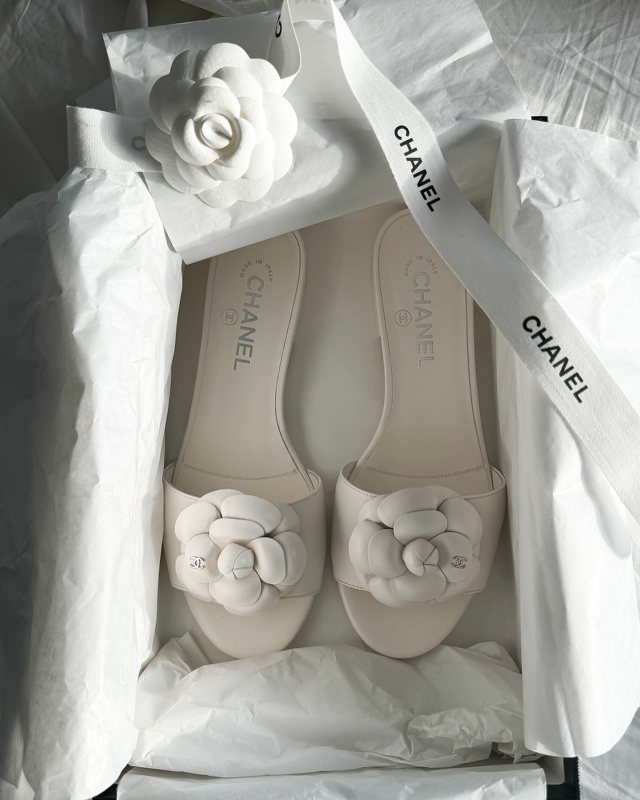 CHANEL MULES LAMBSKIN WHITE shared by Annijor | annijor's closet