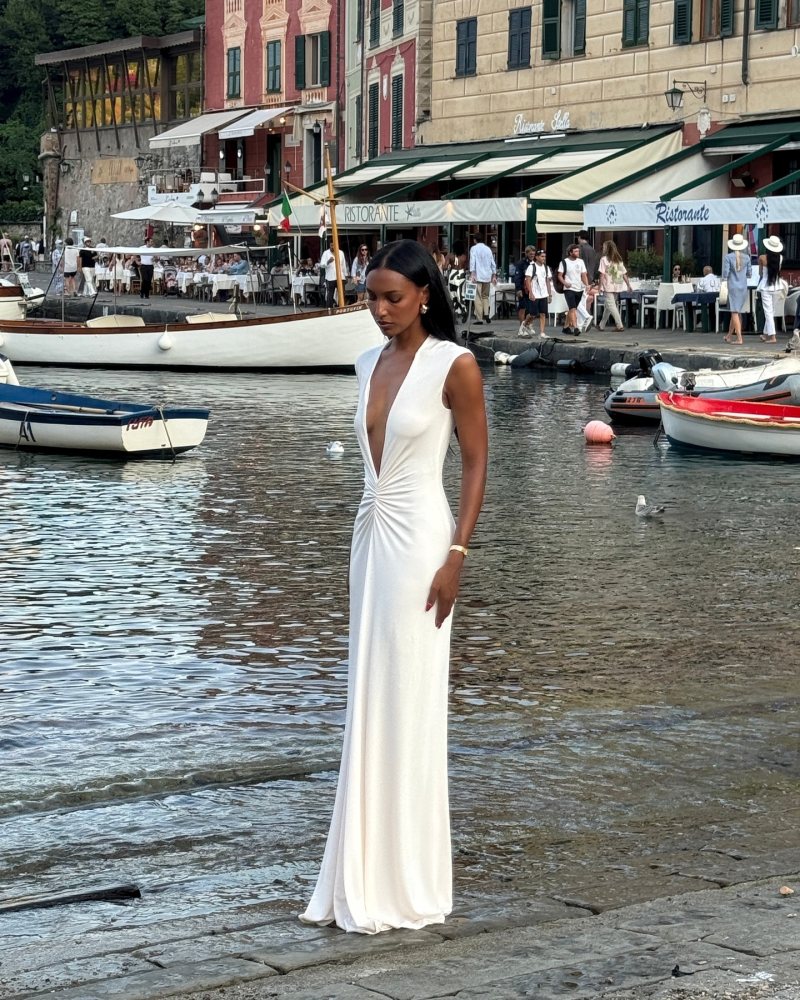 Tom Ford STRETCH SABLE' JERSEY DEEP V-NECK EVENING DRESS worn by Jasmine Tookes | jastookes's closet
