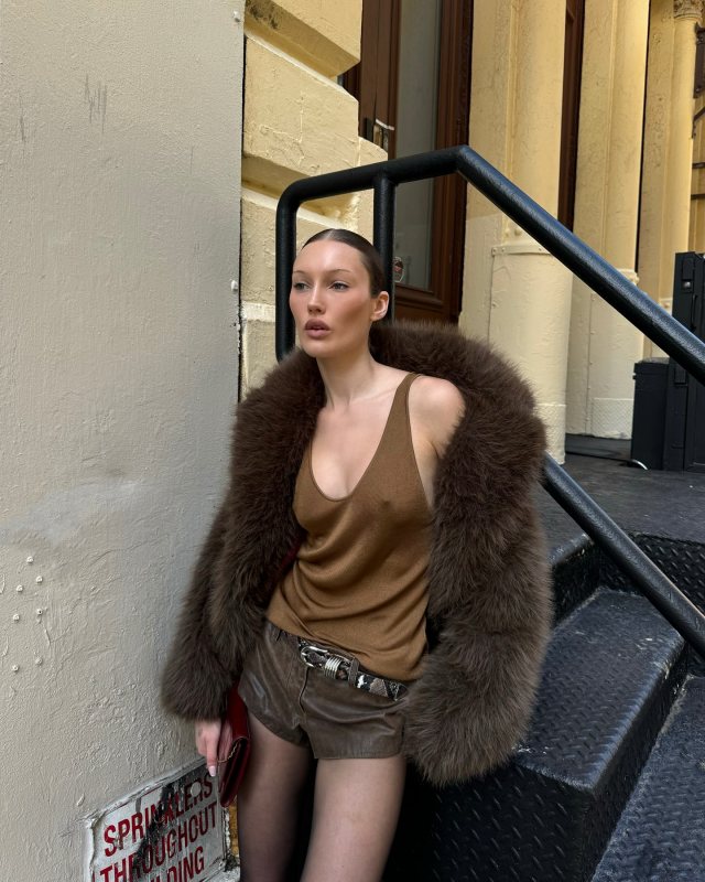 DÉHANCHE Hollyhock snake-effect leather belt, Saint Laurent Knit Tank Top and Retrofête Aven Leather Short worn by Meredith Duxbury | Meredith Duxbury Outfits and Style