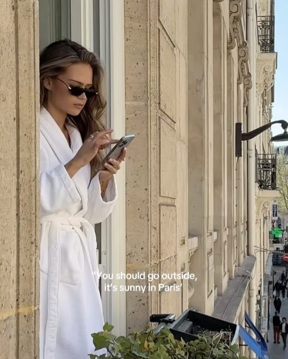 Bottega Veneta New Knot Sunglasses worn by Hanna Schönberg | Hanna Schönberg Outfits and Style