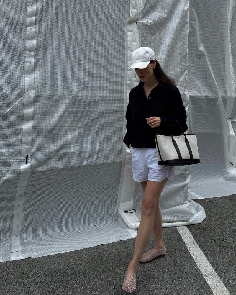 The Row Mara PVC Ballet Flats, AIAYU Gia shorts diamond and Garden party Hermès Bags worn by annabelrosendahl's closet