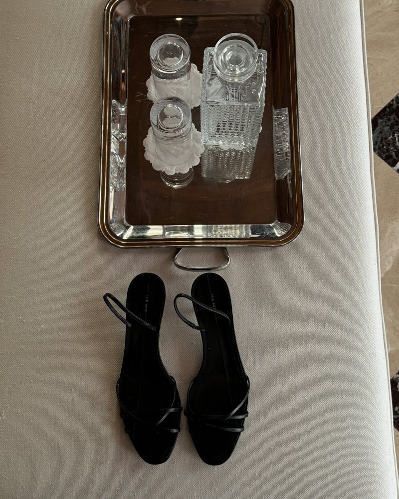 The Row 35mm Harlow leather sandals shared by Carina Nicklas | looxlikecarrie's closet