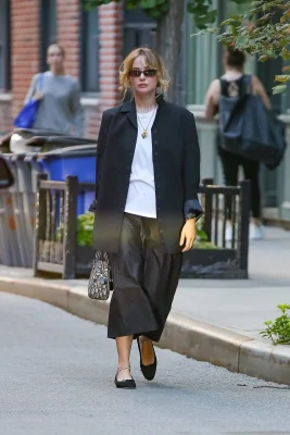 whowhatwear.uk style
