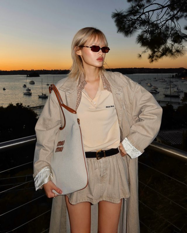 lapetitejamie wearing MIU MIU IVY canvas bag