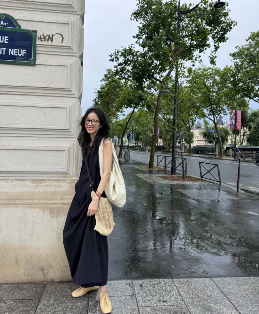 #Paris #🌧️#☕️
^_^