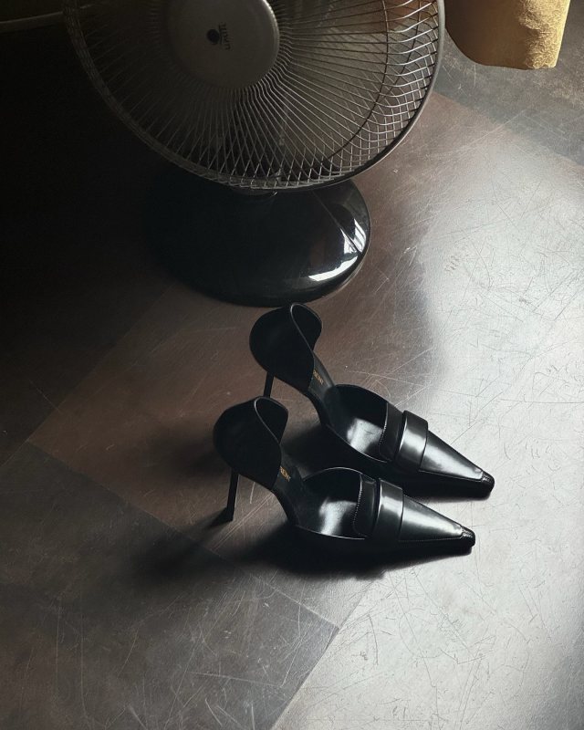 Saint Laurent D'Orsay 110 leather pumps worn by Jen Ceballos | endlesslyloveclub's closet