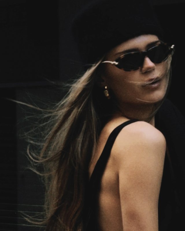 Bottega Veneta New Knot Sunglasses worn by Hanna Schönberg | Hanna Schönberg Outfits and Style