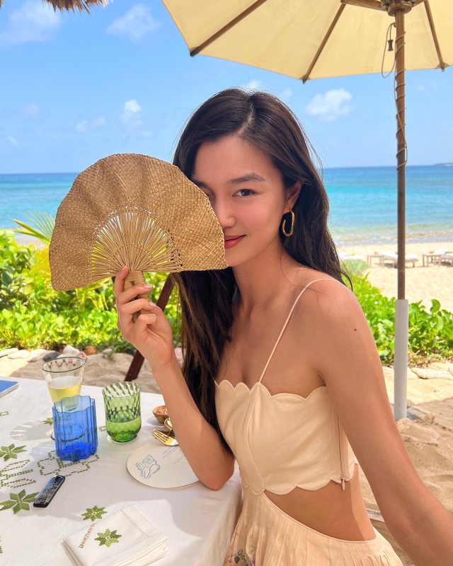 ZIMMERMANN Halliday scalloped floral linen midi dress worn by Estelle 陈瑜 | chen_estelle's closet