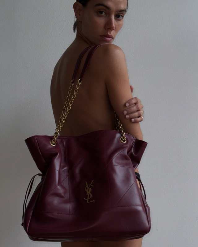 Saint Laurent Jamie 4.3 Shopping Tote Bag in Quilted Leather worn by Joanna Halpin | Joanna Halpin Outfits and Style