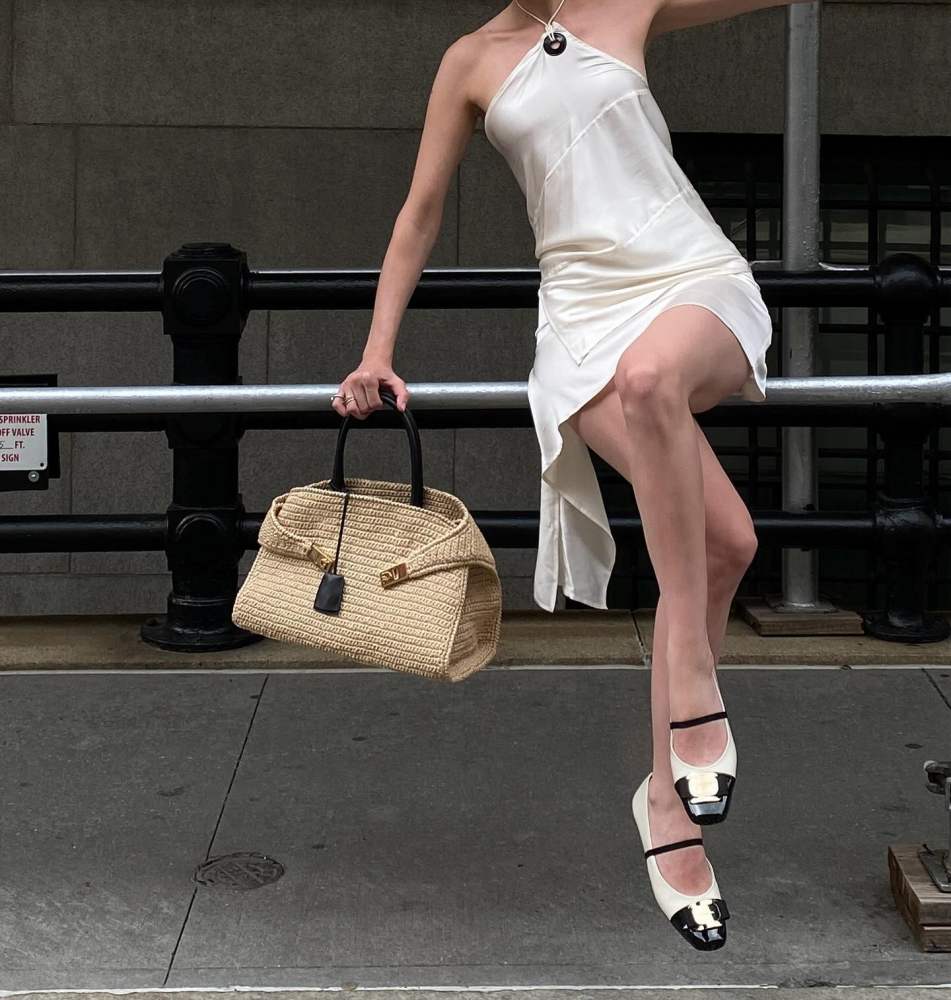@ferragamo ballerinas making me feel cutest and chicest running around the city this summer!! Love love love #FerragamoBallerinas #ad