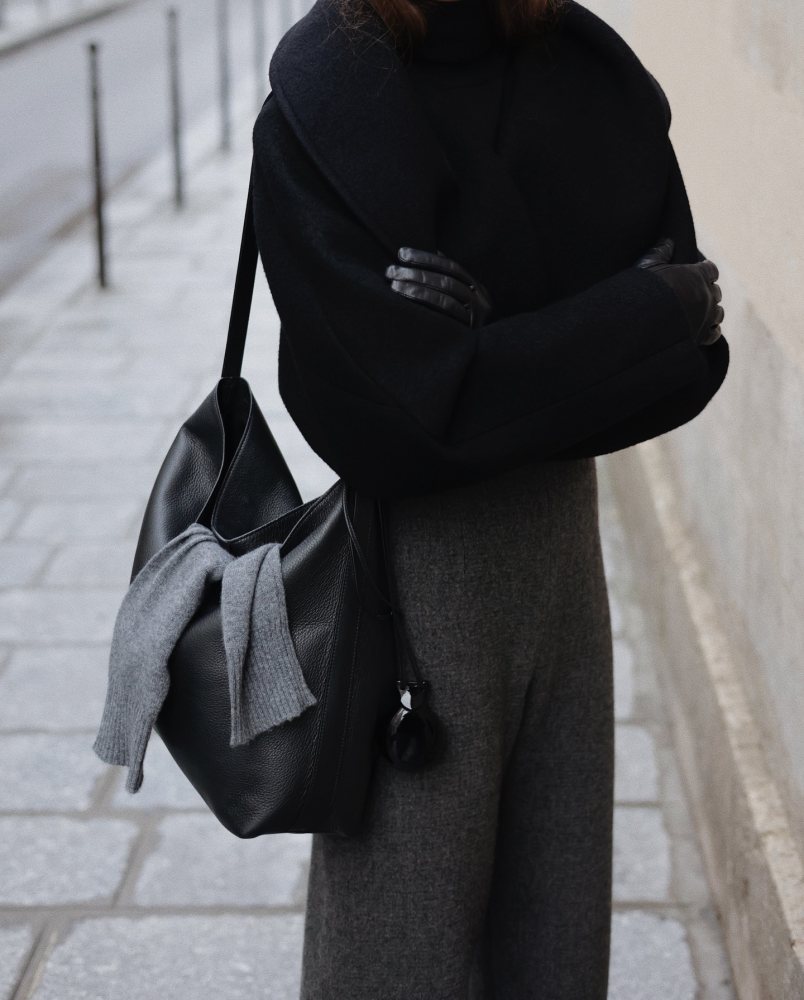 AESTHER EKME Sac Supple grained leather tote bag worn by Annemiek Kessels | modedamour's closet