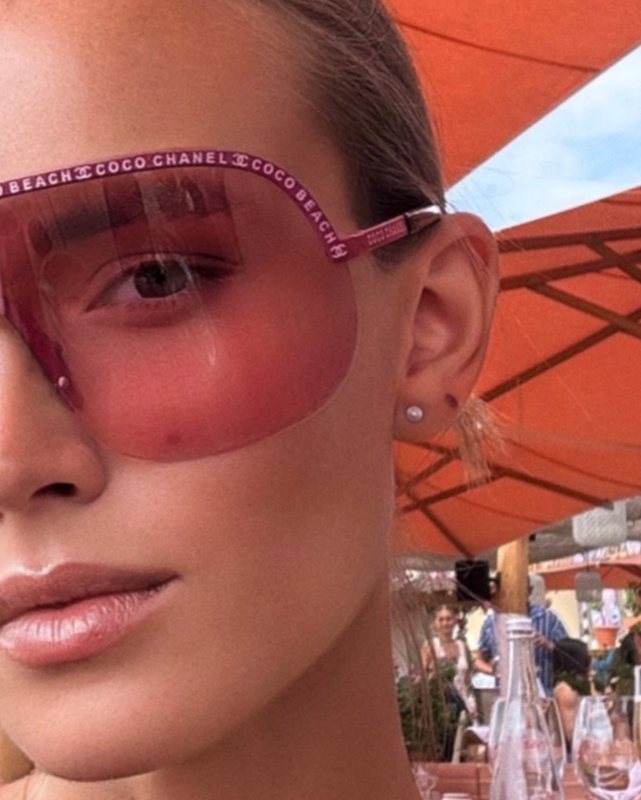 CHANEL Shield Sunglasses worn by Ksenia @wustova