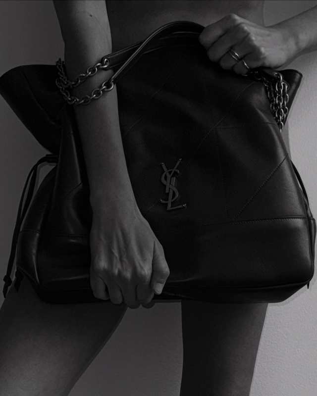 Saint Laurent Jamie 4.3 Shopping Tote Bag in Quilted Leather worn by Joanna Halpin | Joanna Halpin Outfits and Style
