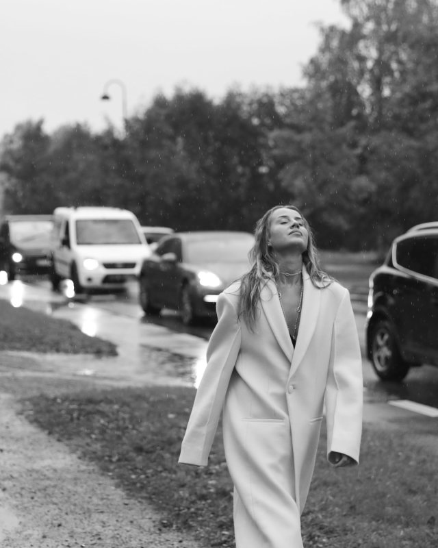 HERMES Farandole long necklace and ROHE Coat worn by Annijor | annijor's closet