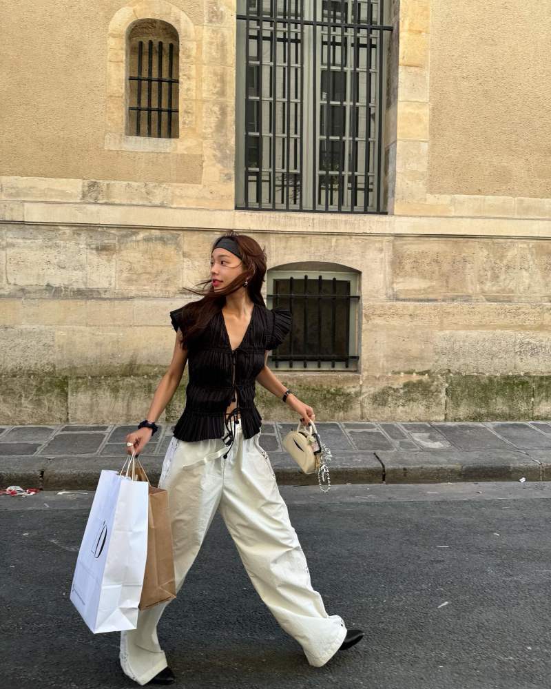Sea Parcie Top, Sea Anisley Pants and MIU MIU Patent leather top-handle bag worn by 제현경 | jejehyungyung's closet