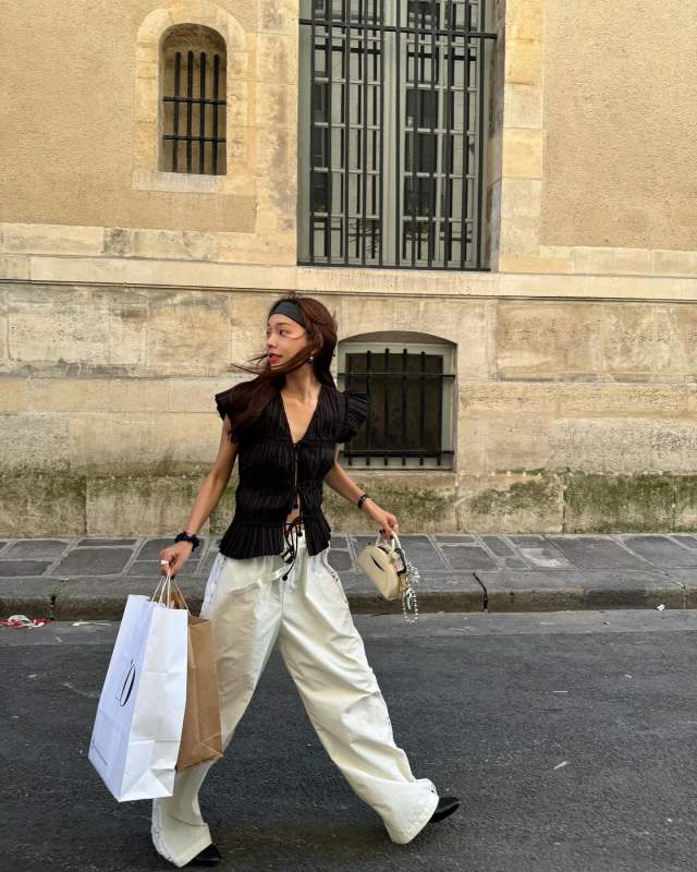 Sea Parcie Top, Sea Anisley Pants and MIU MIU Patent leather top-handle bag worn by 제현경 | jejehyungyung's closet