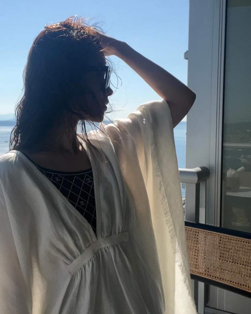 Loro Piana Gloria frayed gathered linen maxi dress and CHANEL Swimsuit worn by wwwwwzwwwwww | wwwwwzwwwwww's closet
