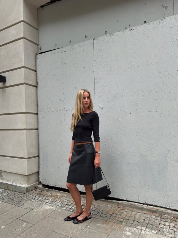 Flore Flore Steffi Tee, Lanvin KNITLINE SLINGBACK BALLERINA IN LEATHER and HERMES Zipengo Chaine d'Ancre To Go pouch worn by annijor | annijor Outfits and Style