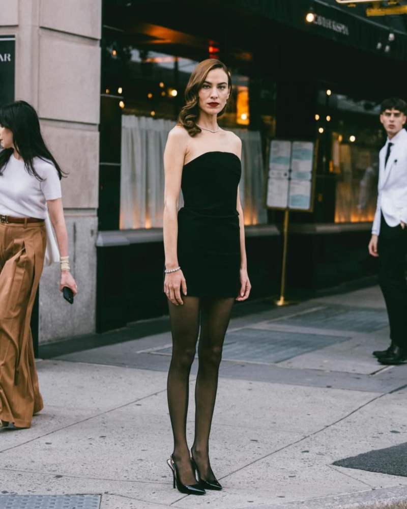 16arlington Stell strapless crepe mini dress and Gucci Signoria slingback pump, BOUCHERON Vendôme Liseré Bracelet and BOUCHERON Vendôme Liseré Ring worn by Alexa Chung | alexachung's closet