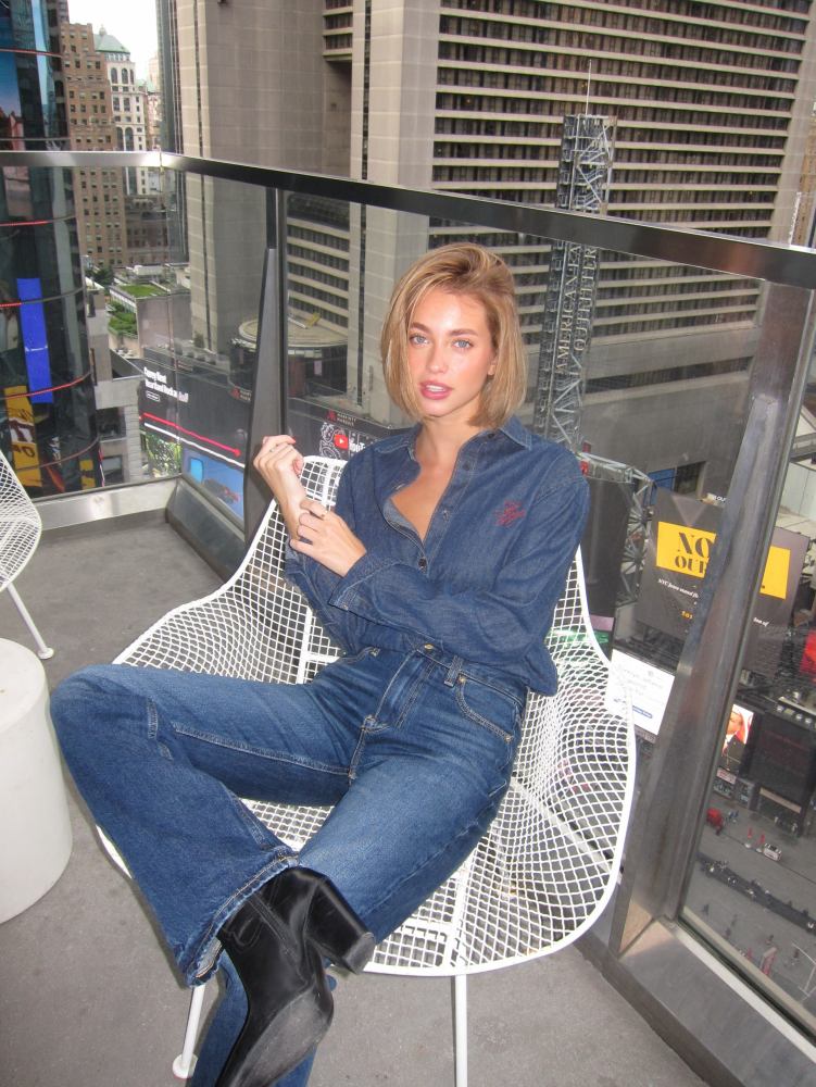 TOMMY HILFIGER Relaxed Fit Script Monogram Denim Shirt and TOMMY HILFIGER High-Rise Straight Jean worn by Margarida Corceiro | Margarida Corceiro Outfits and Style
