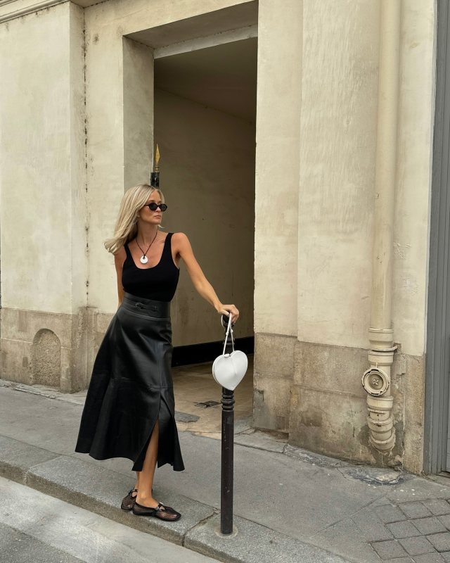 ALAÏA Le Coeur leather shoulder bag, Alaia Fishnet ballet flats in black and Massimo Dutti Nappa Leather Skirt with Belt worn by Josefine Haaning Jensen | josefinehj's closet