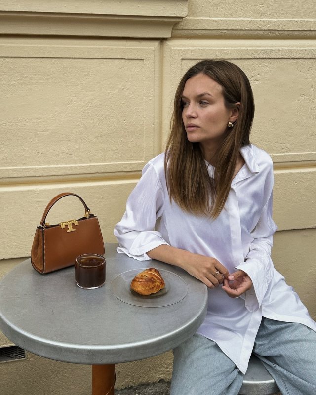 TORY BURCH MINI ELEANOR SATCHEL carried by Josephine Skriver | josephineskriver's closet