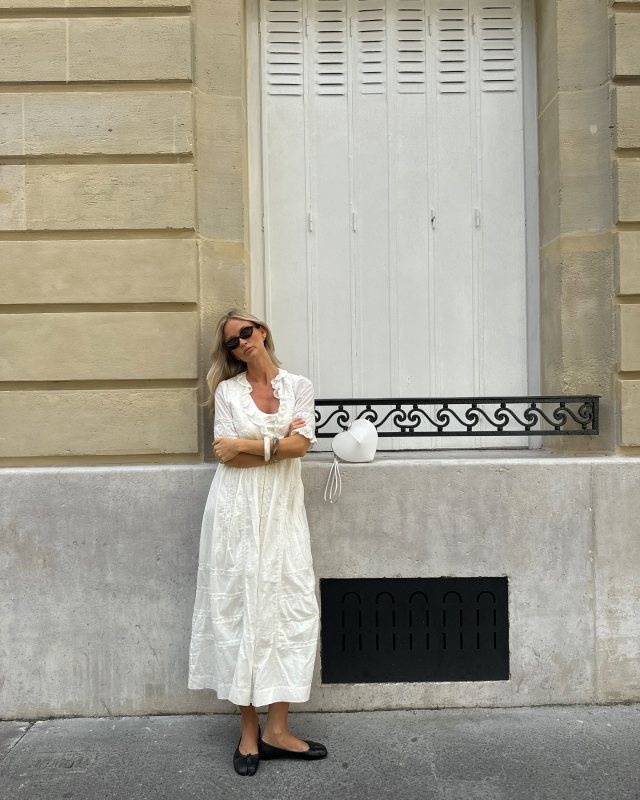 DOEN ROSABELLA DRESS, MAISON MARGIELA Tabi leather ballet flats and ALAIA Le Coeur leather shoulder bag worn by Josefine Haaning Jensen | josefinehj's closet