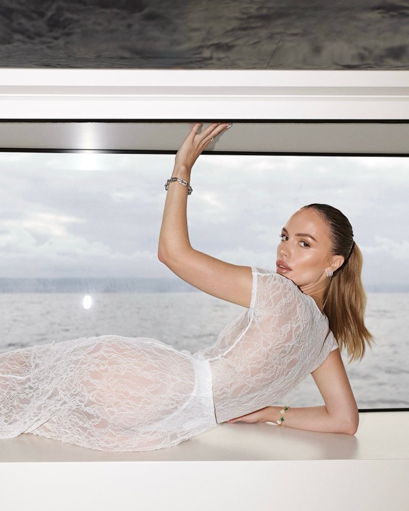 WARDROBE.NYC Lace Cap Sleeve Bodysuit and WARDROBE.NYC Lace Skirt worn by Viky Rader | Viky Rader Outfits and Style
