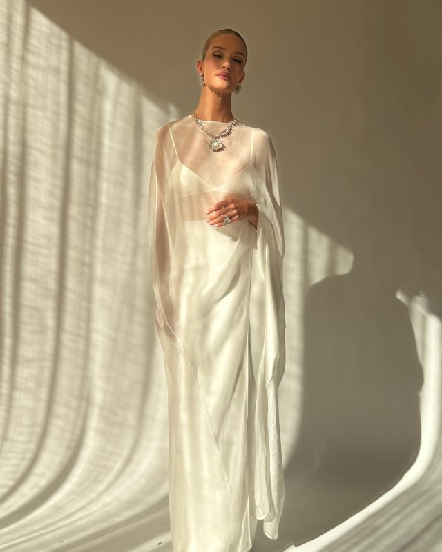THE NEW ARRIVALS ILKYAZ OZEL Zada Palais De Tokyo Skirt worn by Rosie Huntington-Whiteley | Rosie HW Outfits and Style
