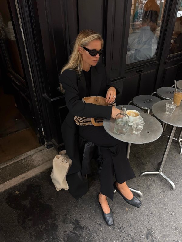 ALMADA LABEL Margot Long Tailored Blazer, black, ALMADA LABEL Amel Tailored Trousers, black, EVERLANE The Gallery Pump and Fendi Vintage tote in Beige Zebra Print Calf Hair worn by Claire Rose | Claire Rose Outfits and Style