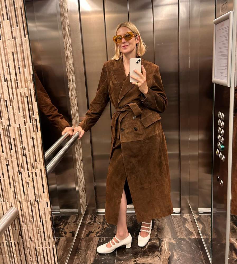 Madewell Alexa Chung for Madewell Double-Breasted Blazer Overcoat in Suede and Carel Paris Kina 40mm patent leather pumps worn by Kelly Rutherford | kellyrutherford's closet