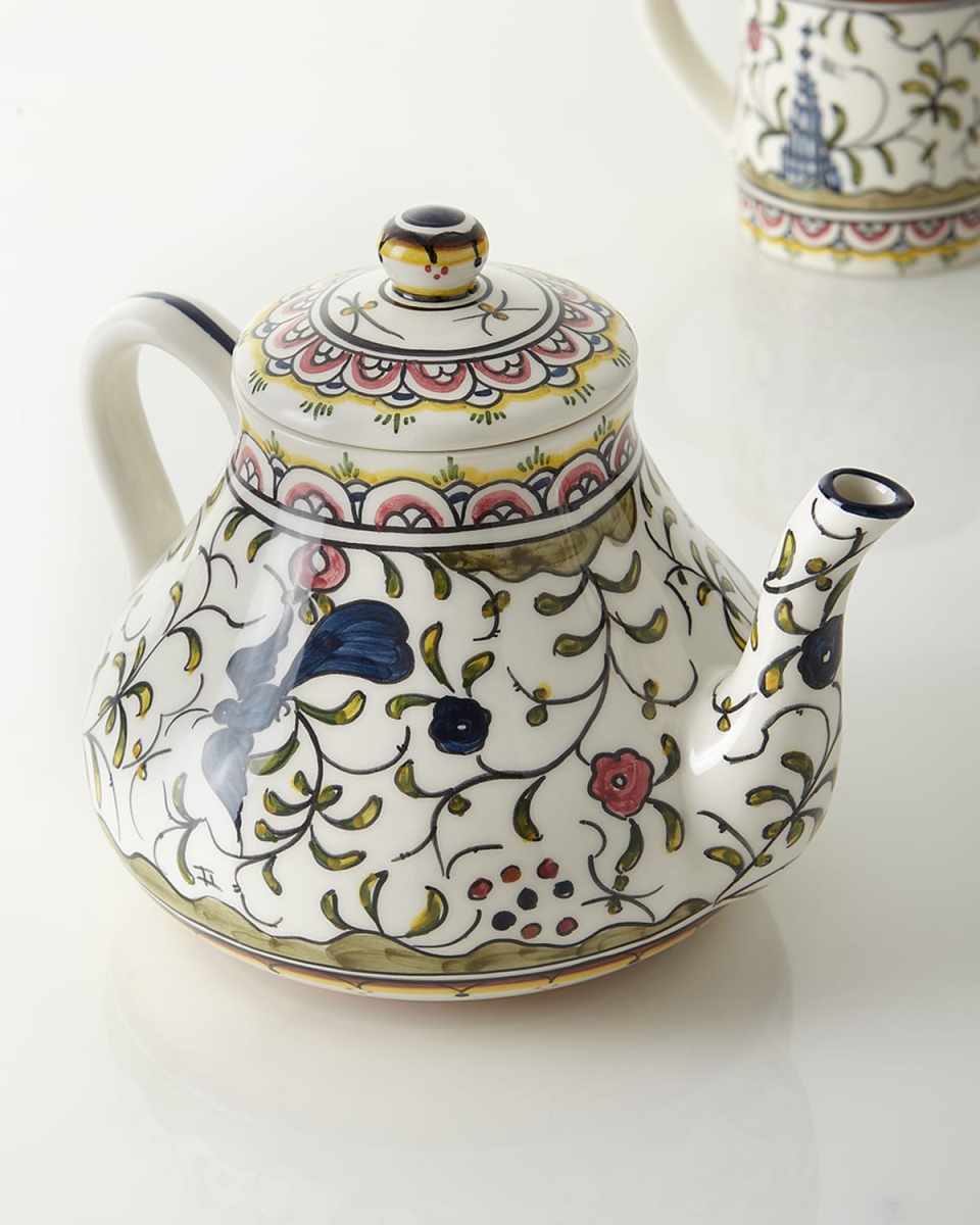 Pavoes Teapot