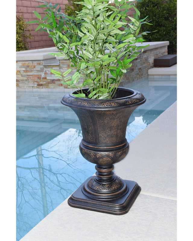 Outdoor Garden Pot - 24" High