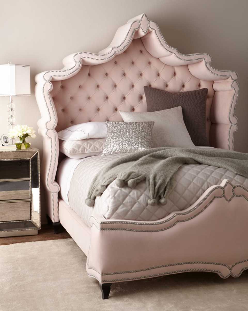 Queen Blush Antoinett