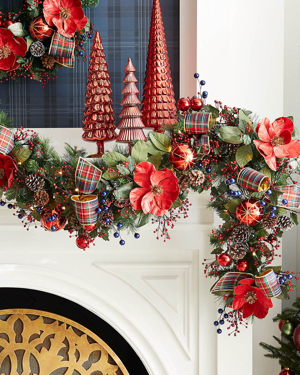 Classic Pre-Lit Christmas Garland, 6'